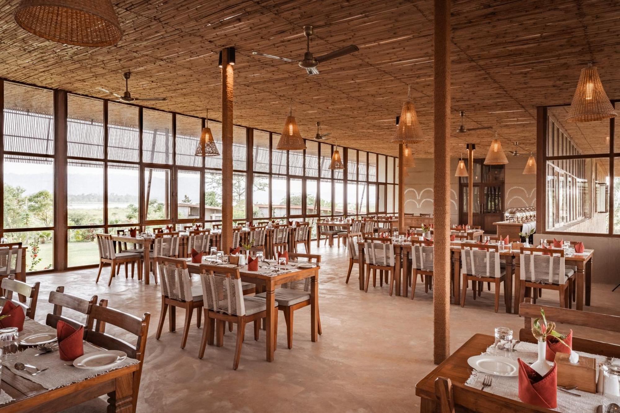 Sanctuary Chitwan National Park Exterior foto