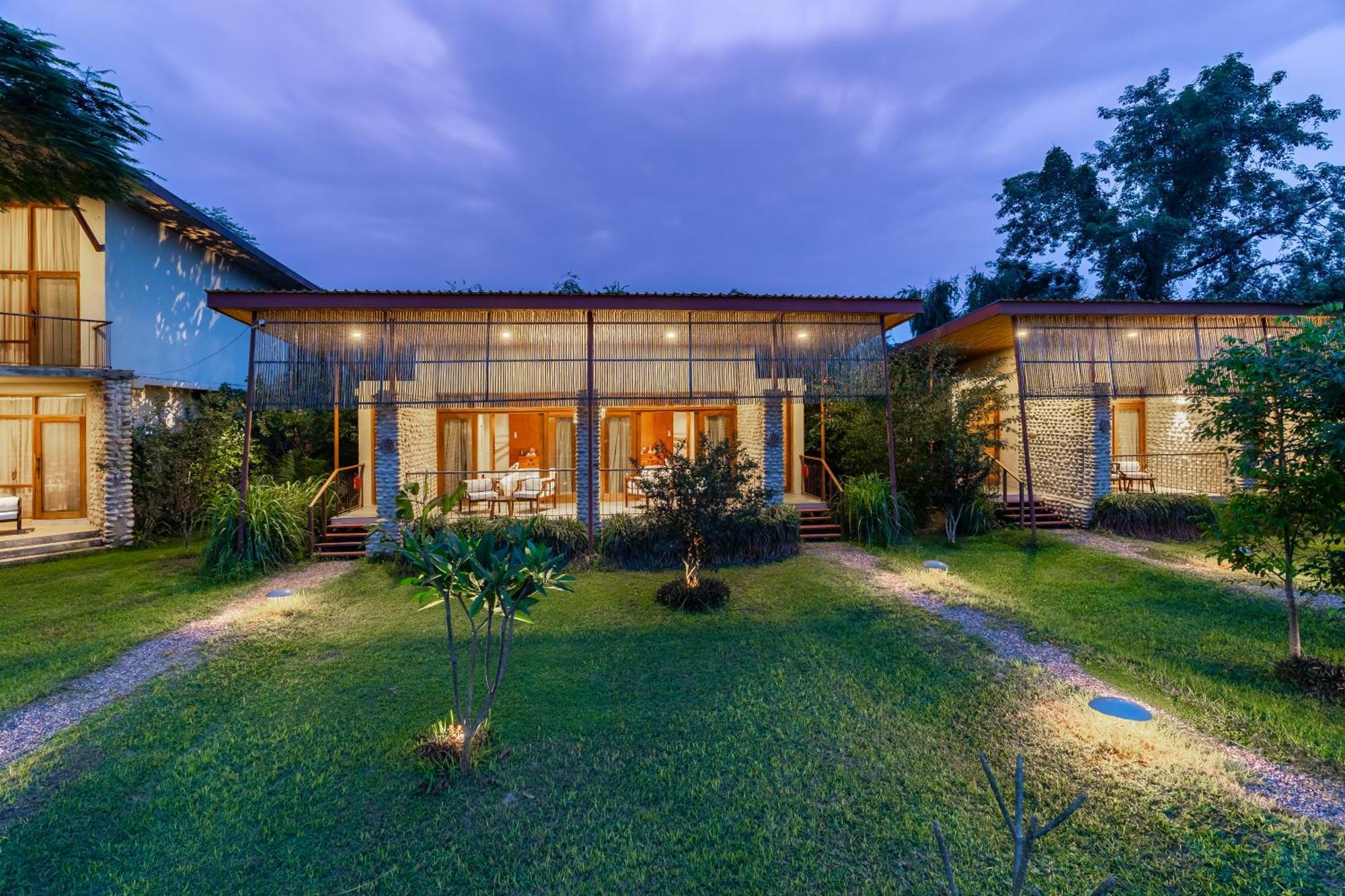 Sanctuary Chitwan National Park Exterior foto