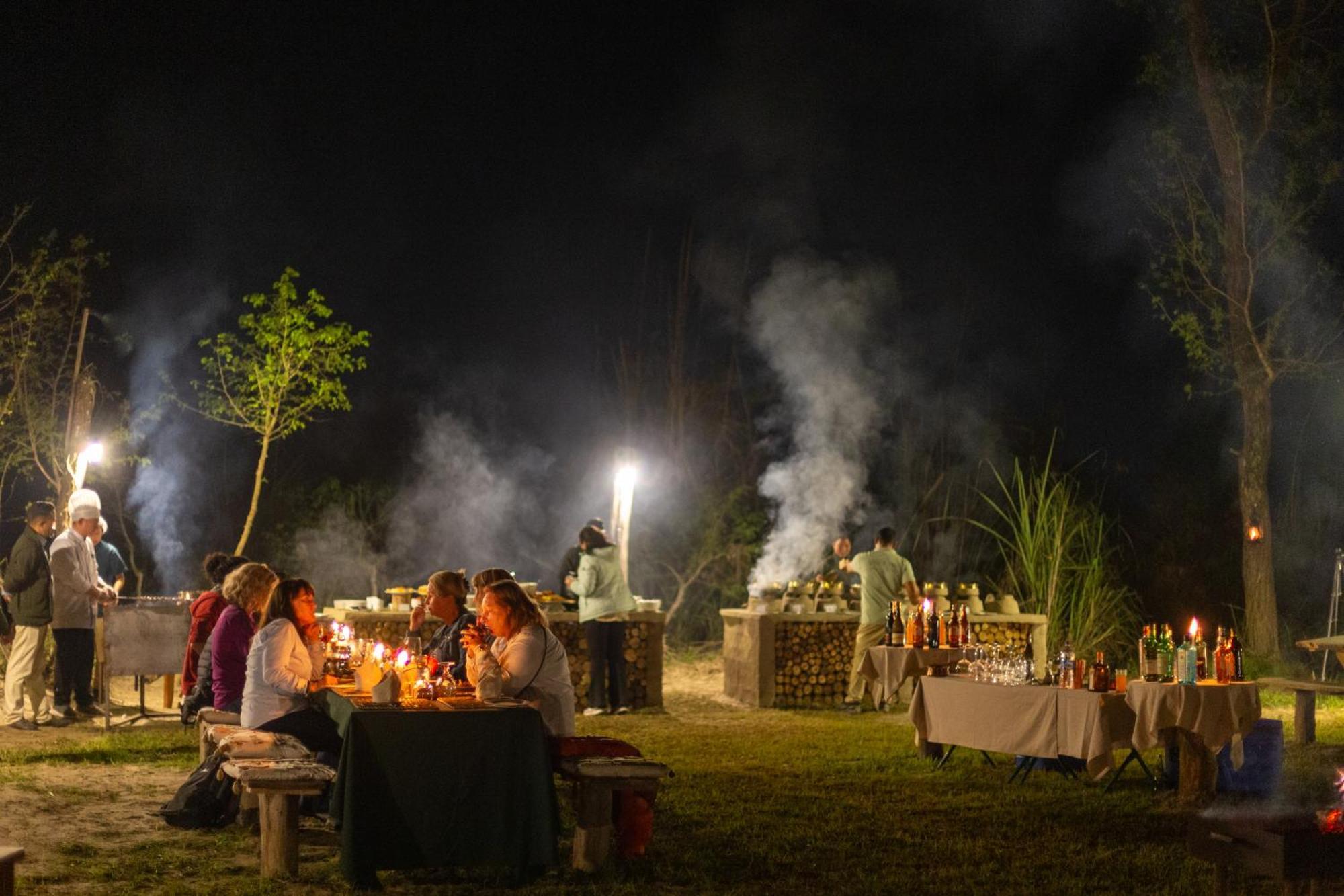 Sanctuary Chitwan National Park Exterior foto