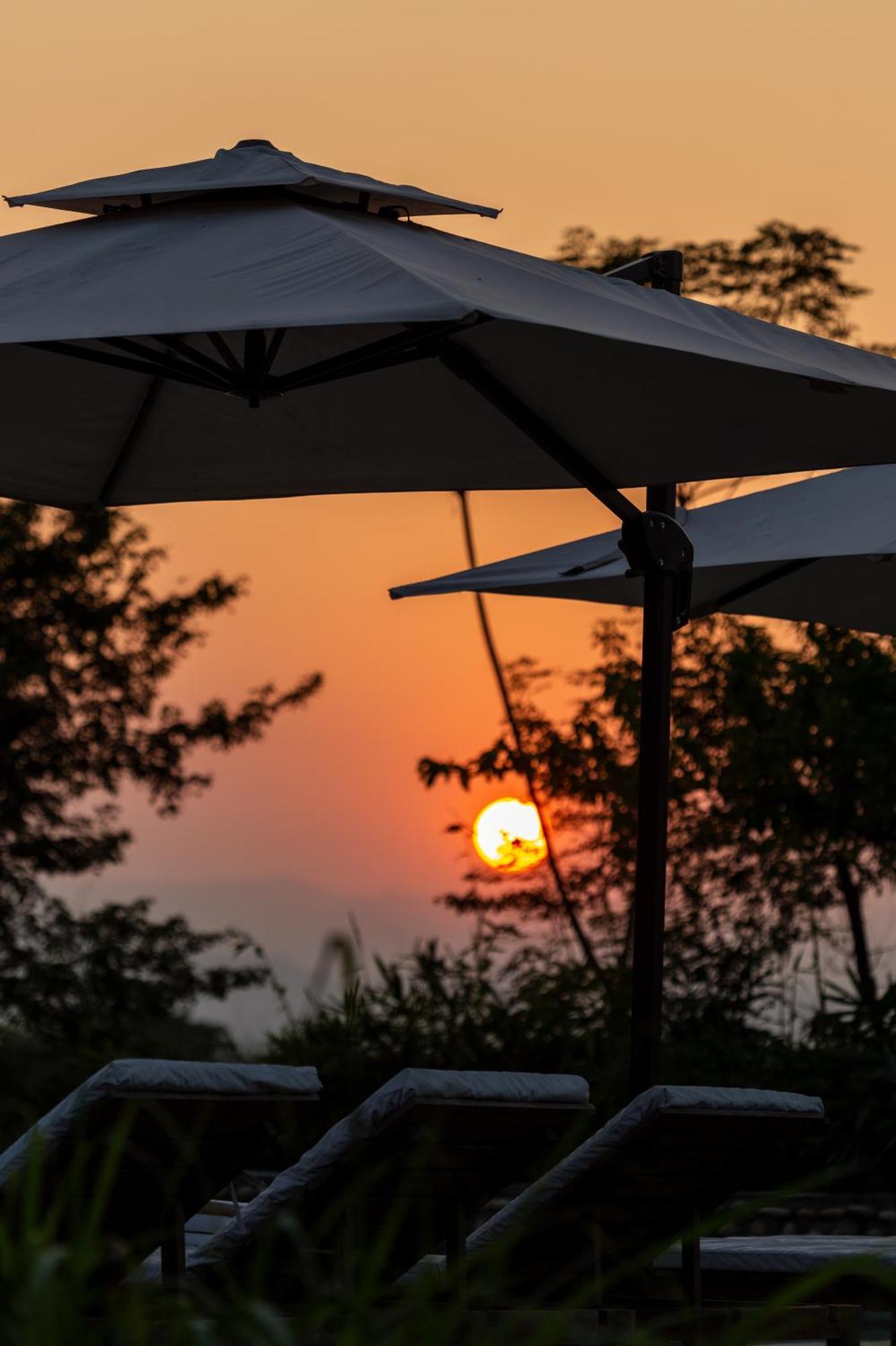 Sanctuary Chitwan National Park Exterior foto