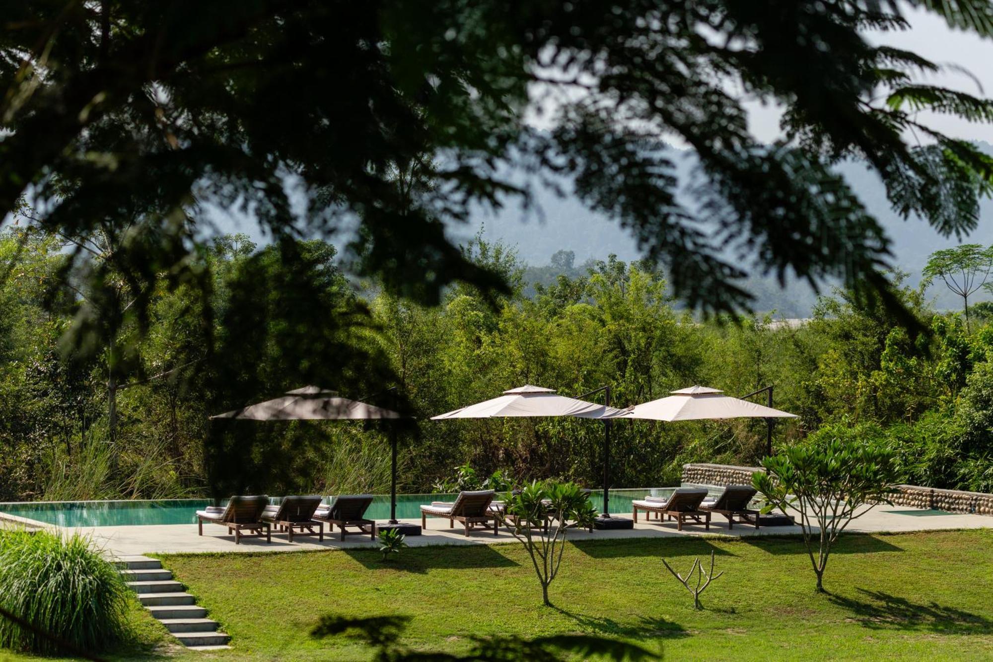 Sanctuary Chitwan National Park Exterior foto
